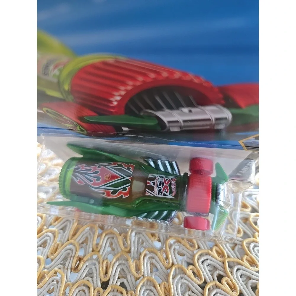 Hot Wheels Wheengs Treasure Hunt-X-Raycers #81/250